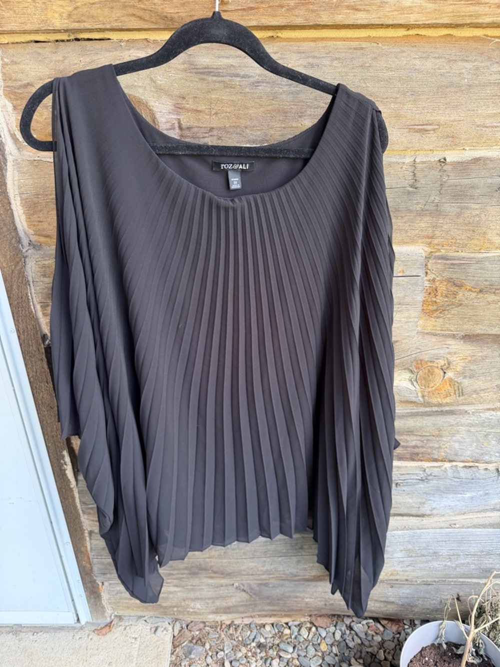 Roz & Ali Black Pleated Scoop-Neck Blouse